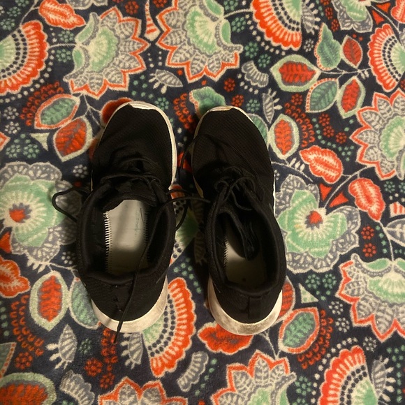 Black Nike Roshe Run - Picture 3 of 8